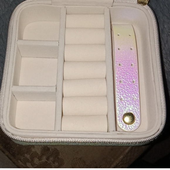 Iridescent Pastel Jewelry Travel Case - Picture 6 of 8